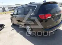 2017 Chrysler PACIFICA photo