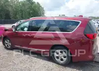 2017 Chrysler PACIFICA photo