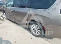2017 Chrysler PACIFICA photo