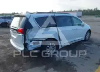 2017 Chrysler PACIFICA photo