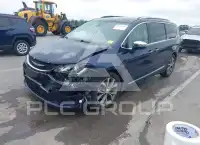 2017 Chrysler PACIFICA photo