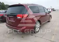 2017 Chrysler PACIFICA photo