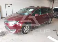 2017 Chrysler PACIFICA photo