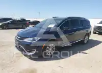 2017 Chrysler PACIFICA photo