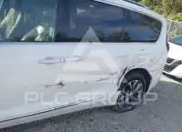 2017 Chrysler PACIFICA photo