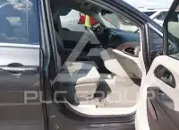 2017 Chrysler PACIFICA photo