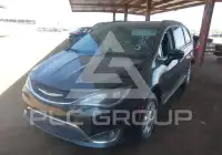 2017 Chrysler PACIFICA photo