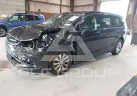 2017 Chrysler PACIFICA photo