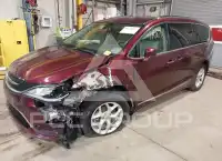 2017 Chrysler PACIFICA photo