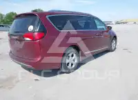 2017 Chrysler PACIFICA photo