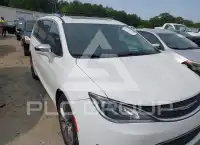 2017 Chrysler PACIFICA photo