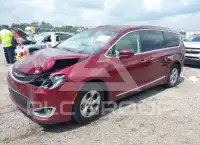 2017 Chrysler PACIFICA photo