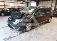 2017 Chrysler PACIFICA photo