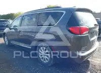 2017 Chrysler PACIFICA фото