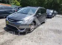 2017 Chrysler PACIFICA photo
