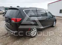 2017 Chrysler PACIFICA фото