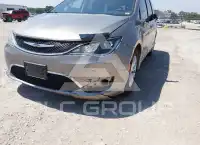 2017 Chrysler PACIFICA photo
