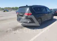 2017 Chrysler PACIFICA фото