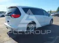 2017 Chrysler PACIFICA photo