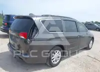 2017 Chrysler PACIFICA photo
