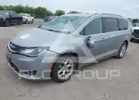 2017 Chrysler PACIFICA photo