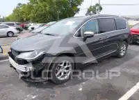2017 Chrysler PACIFICA photo