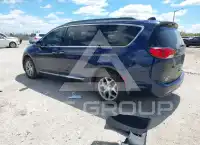 2017 Chrysler PACIFICA photo