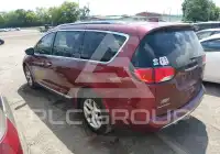 2017 Chrysler PACIFICA фото