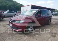 2017 Chrysler PACIFICA photo