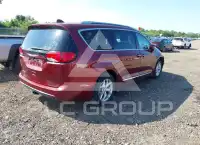 2017 Chrysler PACIFICA photo