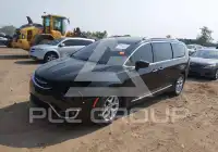 2017 Chrysler PACIFICA photo