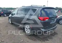 2017 Chrysler PACIFICA photo