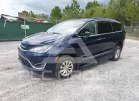 2017 Chrysler PACIFICA фото