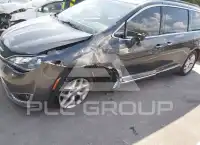 2017 Chrysler PACIFICA photo