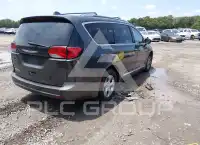 2017 Chrysler PACIFICA photo