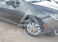 2017 Chrysler PACIFICA photo