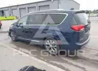 2017 Chrysler PACIFICA photo