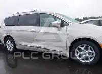 2017 Chrysler PACIFICA photo