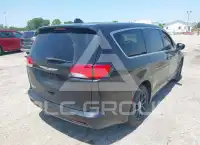 2017 Chrysler PACIFICA photo