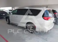 2017 Chrysler PACIFICA photo