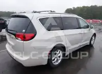 2017 Chrysler PACIFICA photo