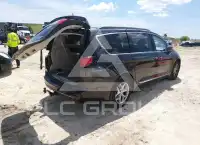 2017 Chrysler PACIFICA photo