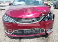 2017 Chrysler PACIFICA photo