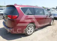 2017 Chrysler PACIFICA photo