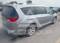 2017 Chrysler PACIFICA photo