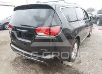 2017 Chrysler PACIFICA photo