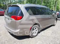 2017 Chrysler PACIFICA фото
