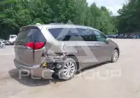2017 Chrysler PACIFICA фото