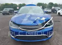 2017 Chrysler 200 photo