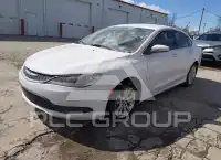 2017 Chrysler 200 фото